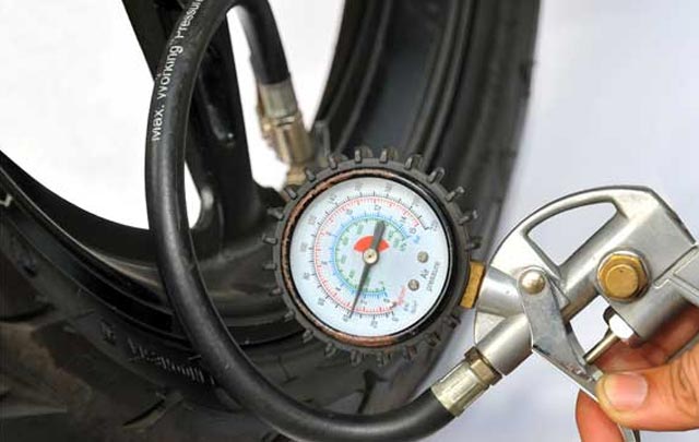 Tekanan Angin Ban Motor Penunjang Keamanan Dan Kenyamanan Oli Mesin Motor Federal Oil